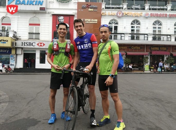 Cao Ngọc Hà và David Lloyd, 2 thành viên team Newborns Vietnam cùng PV Webthethao.vn Cao Ngọc Hà và David Lloyd, 2 thành viên team Newborns Vietnam cùng PV Webthethao.vn