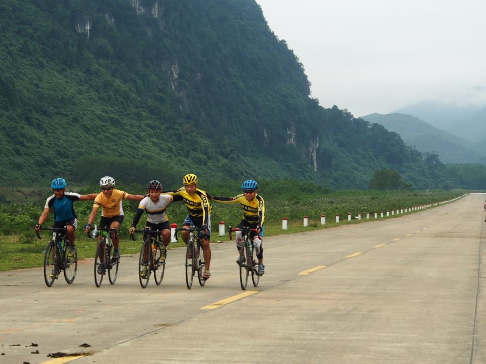 "Thanh niên" U50 chia sẻ bí quyết đạp xe xuyên Việt chỉ trong 10 ngày