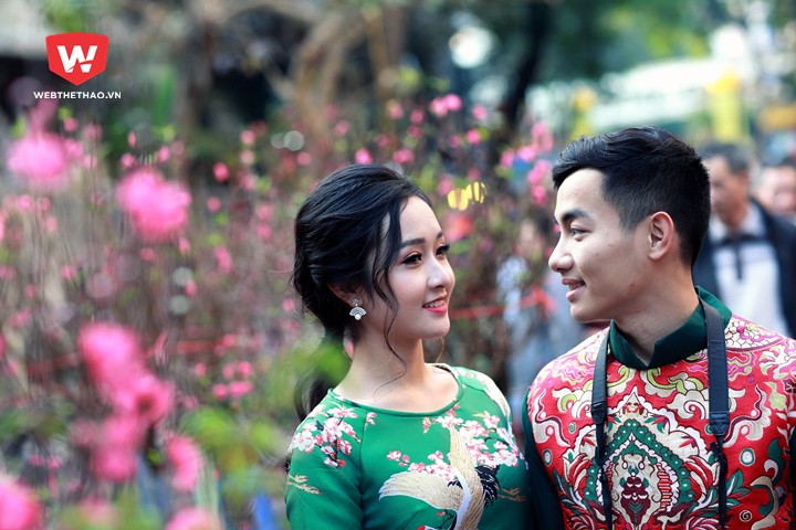 Để đón Tết và cùng lưu lại những khoảnh khắc đẹp, Phước Hưng mới đây vừa khoe sắm được máy ảnh mới trên facebook Để đón Tết và cùng lưu lại những khoảnh khắc đẹp, Phước Hưng mới đây vừa khoe sắm được máy ảnh mới trên facebook