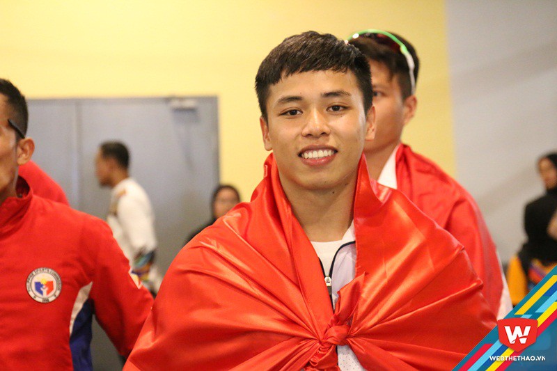 "Vé vớt" SEA Games Bùi Văn Đông giành HCV nhảy xa phút cuối