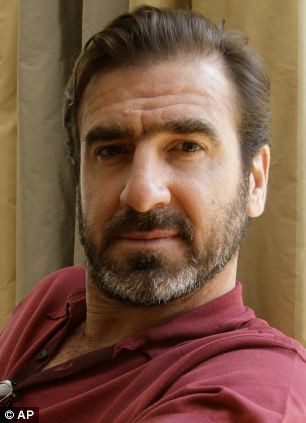 Đội hình huyền thoại của Cantona: Không có Messi và Ronaldo