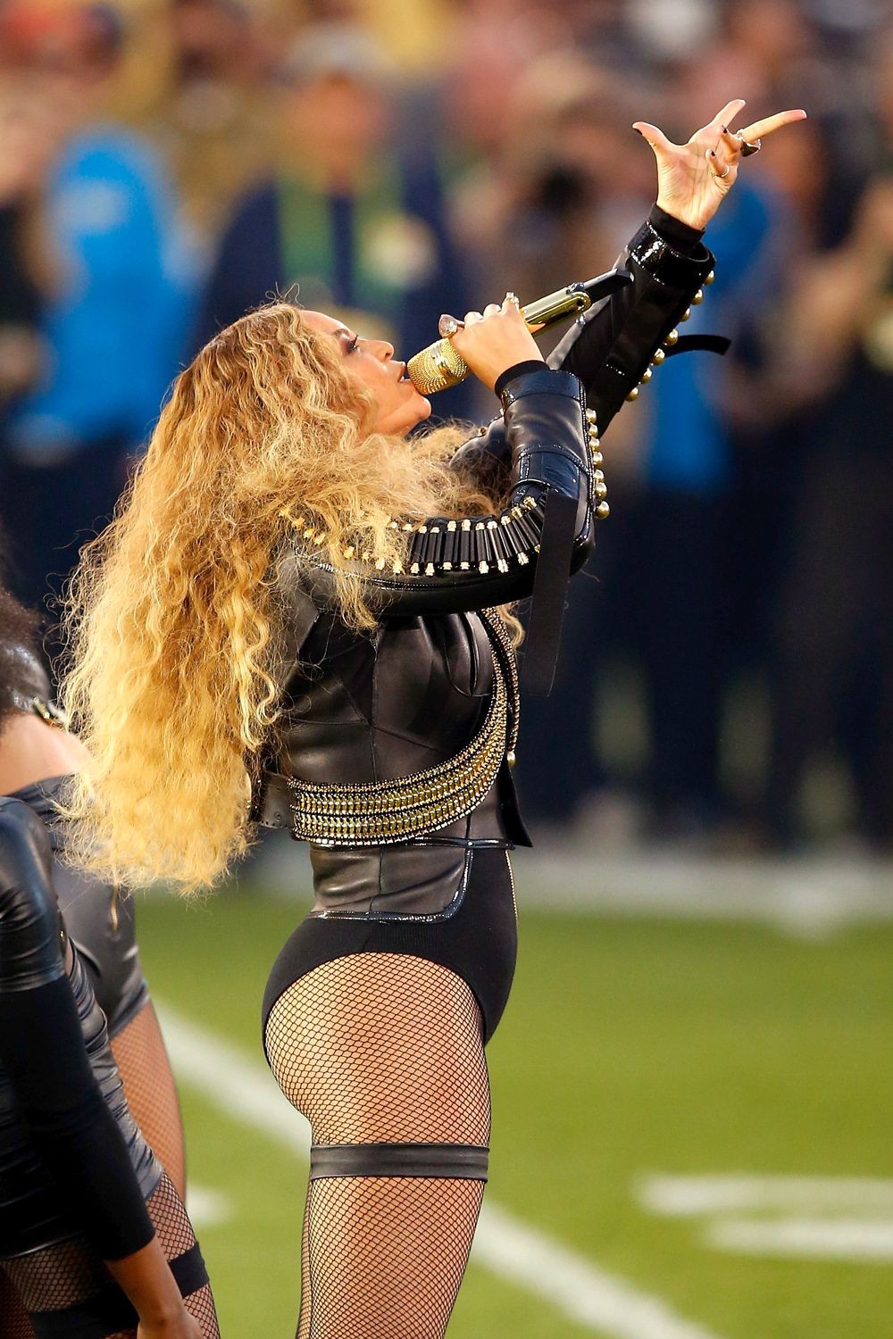 Jay Z mê “Pháo thủ”, Beyonce khoái “Mèo đen”
