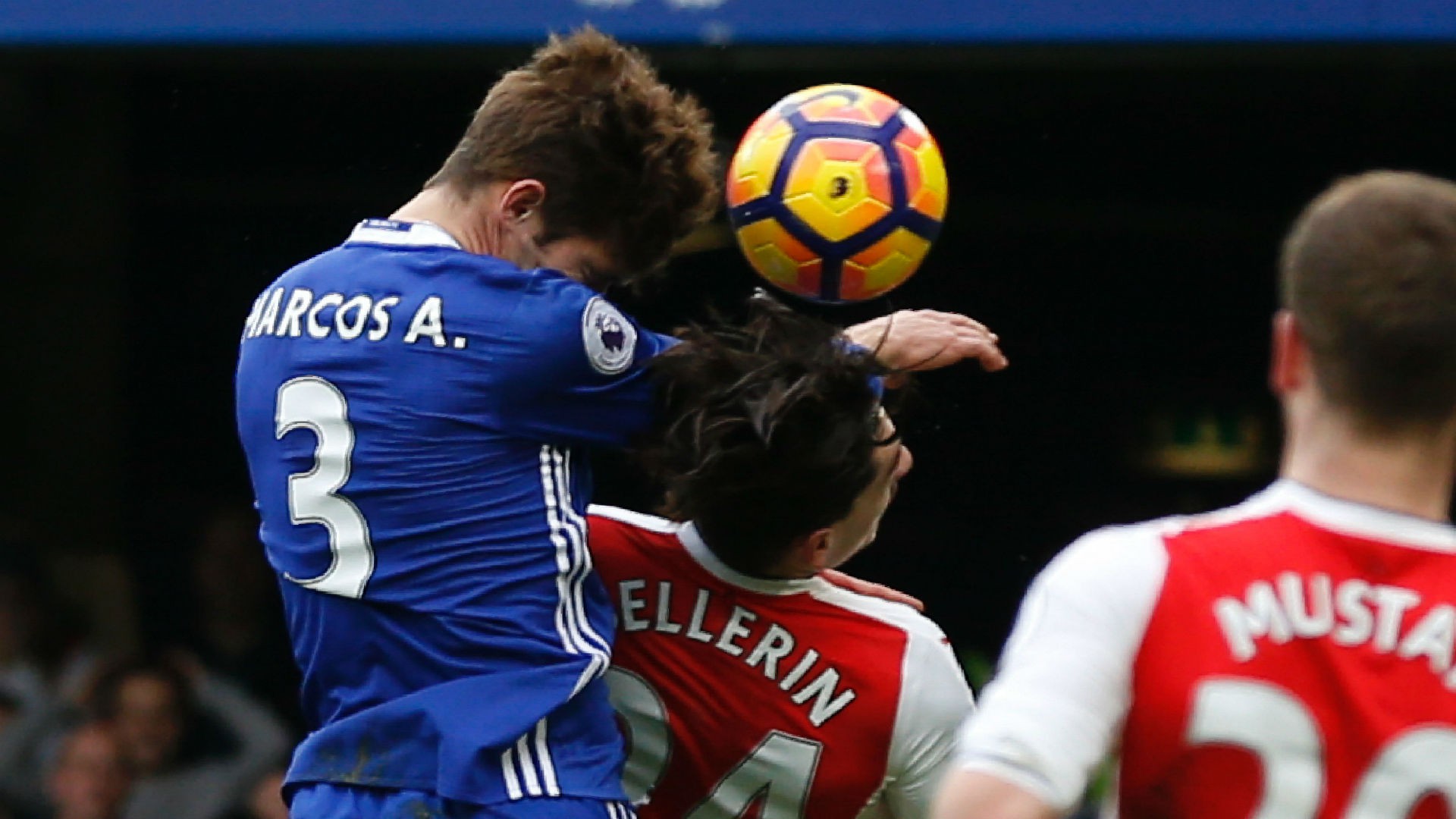 Đã đến lúc FIFA cấm đánh đầu để cứu sống cầu thủ?