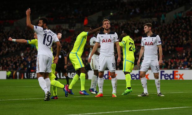 Harry Kane phản lưới nhà, Spurs bị loại khỏi Europa League