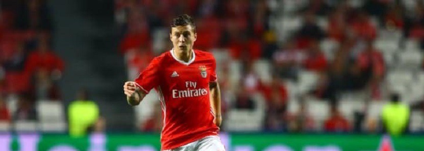 Man Utd đón Lindelof ; Xác định nguyên nhân thảm kịch Chapecoense