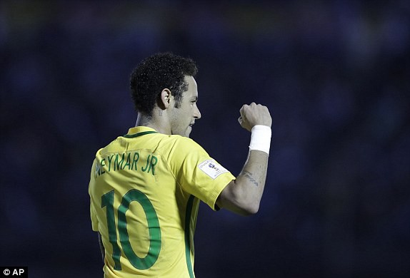 Neymar ghi tuyệt phẩm giúp Brazil ngược dòng trước Uruguay