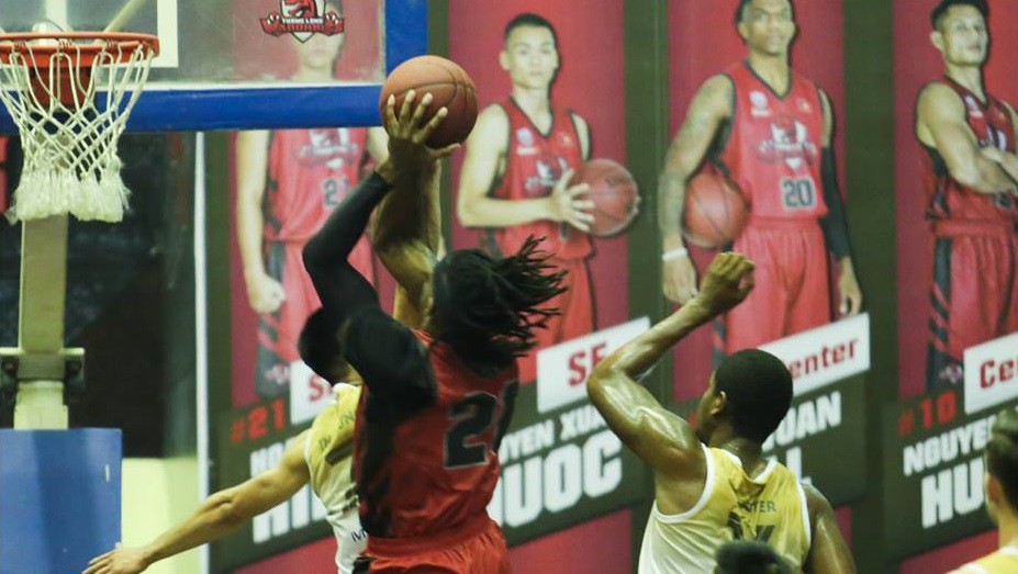 Full highlights: Bùng nổ hiệp 4, Jaywuan Hill giúp Warriors đè bẹp Buffaloes
