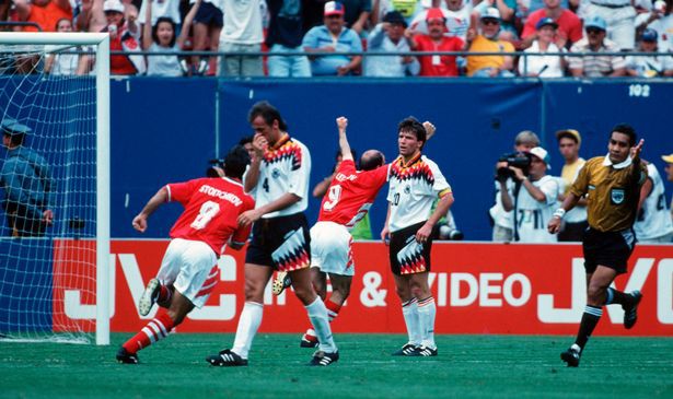 Video 50 bàn đẹp nhất lịch sử World Cup: Vinh danh Letchkov "hói"