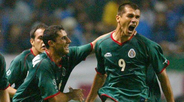Video 50 bàn đẹp nhất lịch sử World Cup: Siêu phẩm lắc đầu của Borgetti