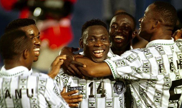 Video 50 bàn đẹp nhất lịch sử World Cup: Pha solo dũng mãnh của Amokachi