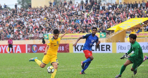 Video: Bộ đôi U23 Việt Nam tỏa sáng, SLNA vươn lên đầu bảng AFC Cup 2018