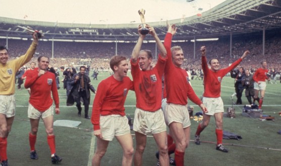 Video huyền thoại World Cup: Hiệp sỹ đáng kính Bobby Chalton