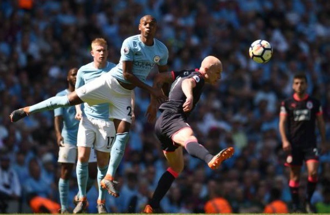 Video: Man City hòa Huddersfield trong ngày lễ đăng quang