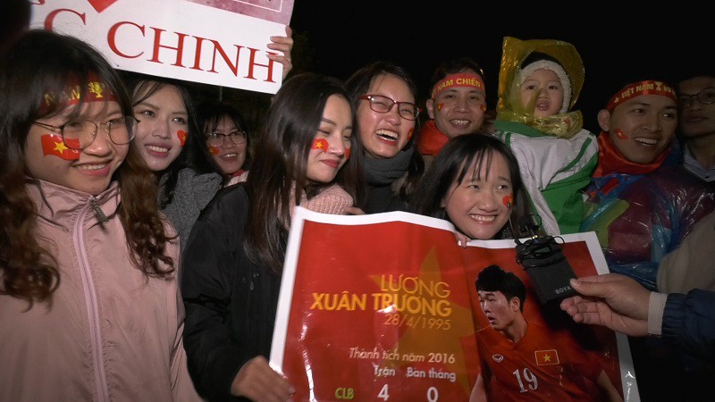 Video: NHM khẩu chiến vì Xuân Trường, Đức Chinh, Tiến Dũng