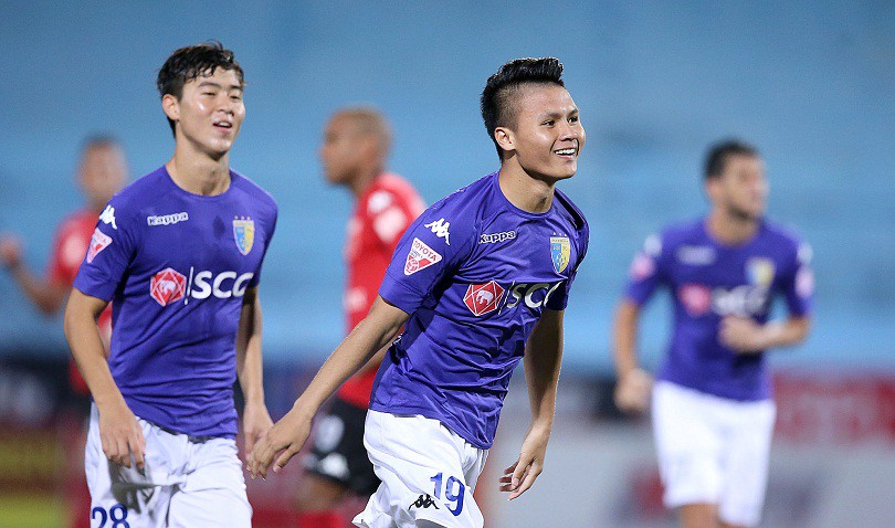 Bàn thắng đẹp nhất vòng 20 V.League 2017: Phút xuất thần của Quang Hải