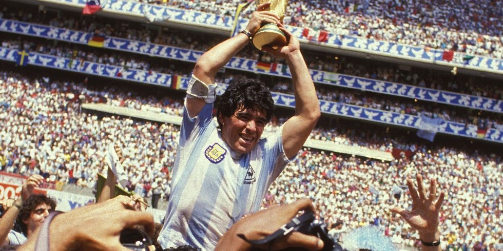 Video huyền thoại World Cup: Bàn tay của Chúa Maradona vẽ ra Cúp vàng