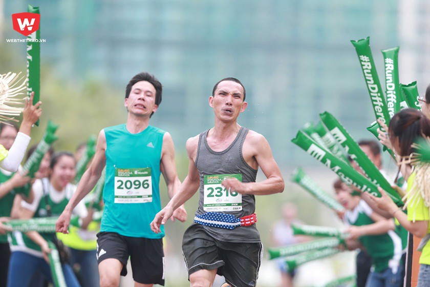 Rất nhiều runner tham dự Danang International Marathon 2017 không đặt nặng vấn đề thành tích mà họ đến đây để để muốn vượt qua những giới hạn của bản thân. Rất nhiều runner tham dự Danang International Marathon 2017 không đặt nặng vấn đề thành tích mà họ đến đây để để muốn vượt qua những giới hạn của bản thân.