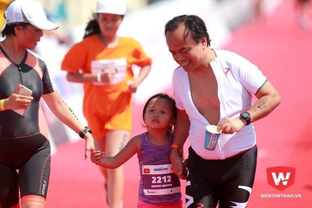 Con đường đến vinh quanh có dài đến đâu, có khó khăn như thế nào... Con đường đến vinh quanh có dài đến đâu, có khó khăn như thế nào...