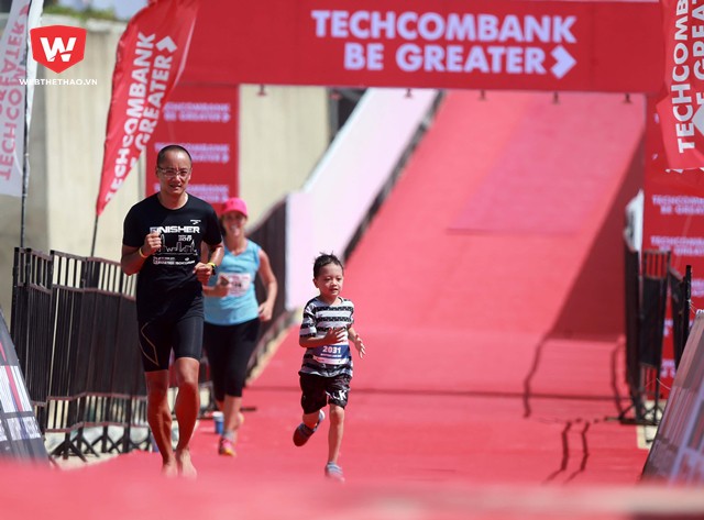 Tại Ironkids luôn luôn xuất hiện hình ảnh rất nhiều bố mẹ ''bỉm sữa''... Tại Ironkids luôn luôn xuất hiện hình ảnh rất nhiều bố mẹ ''bỉm sữa''...