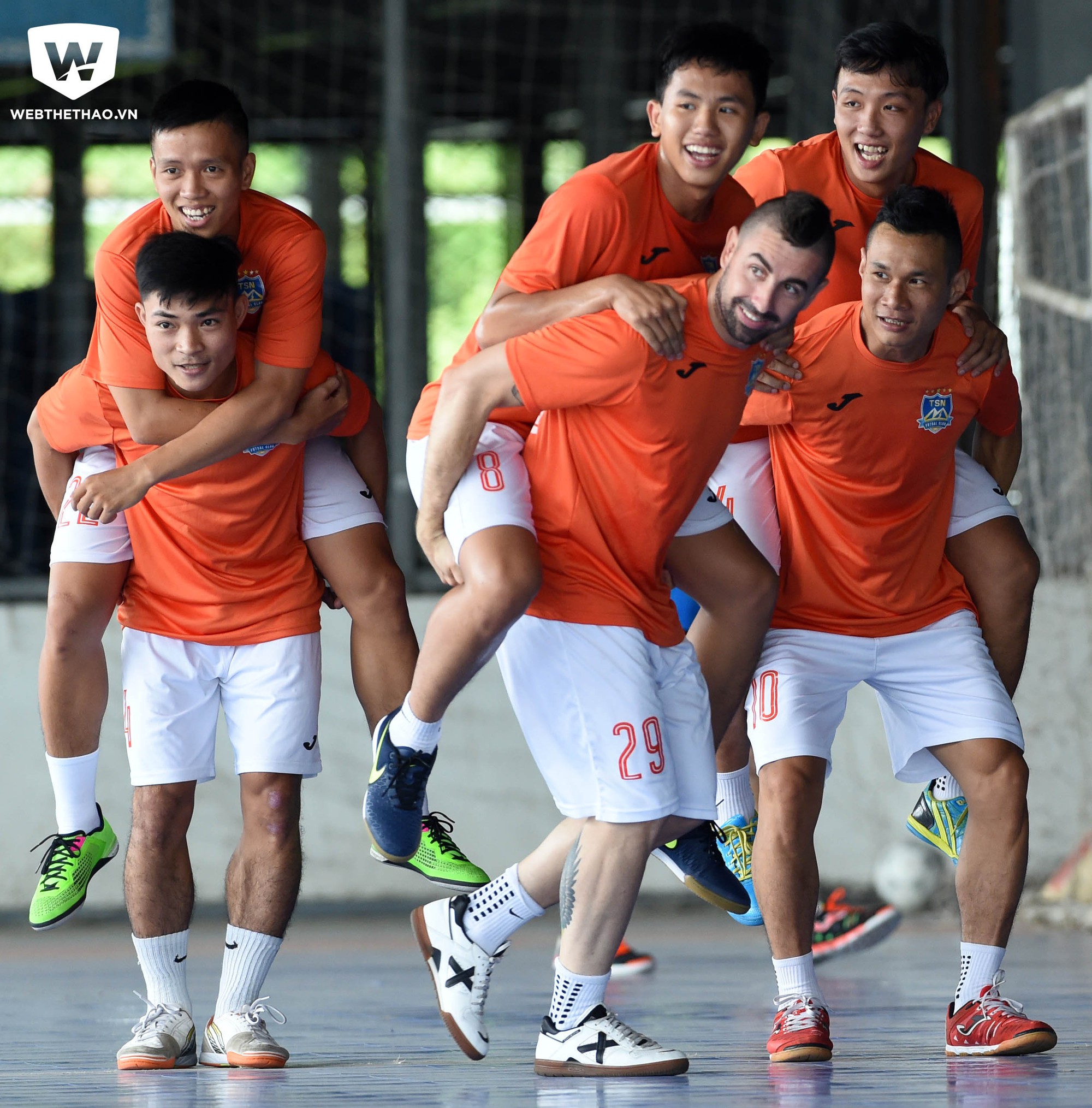 Cả những cầu ngoại binh như Saul Campana cũng thấy rất phấn kh&iacute;ch với c&aacute;c b&agrave;i khởi động n&agrave;y