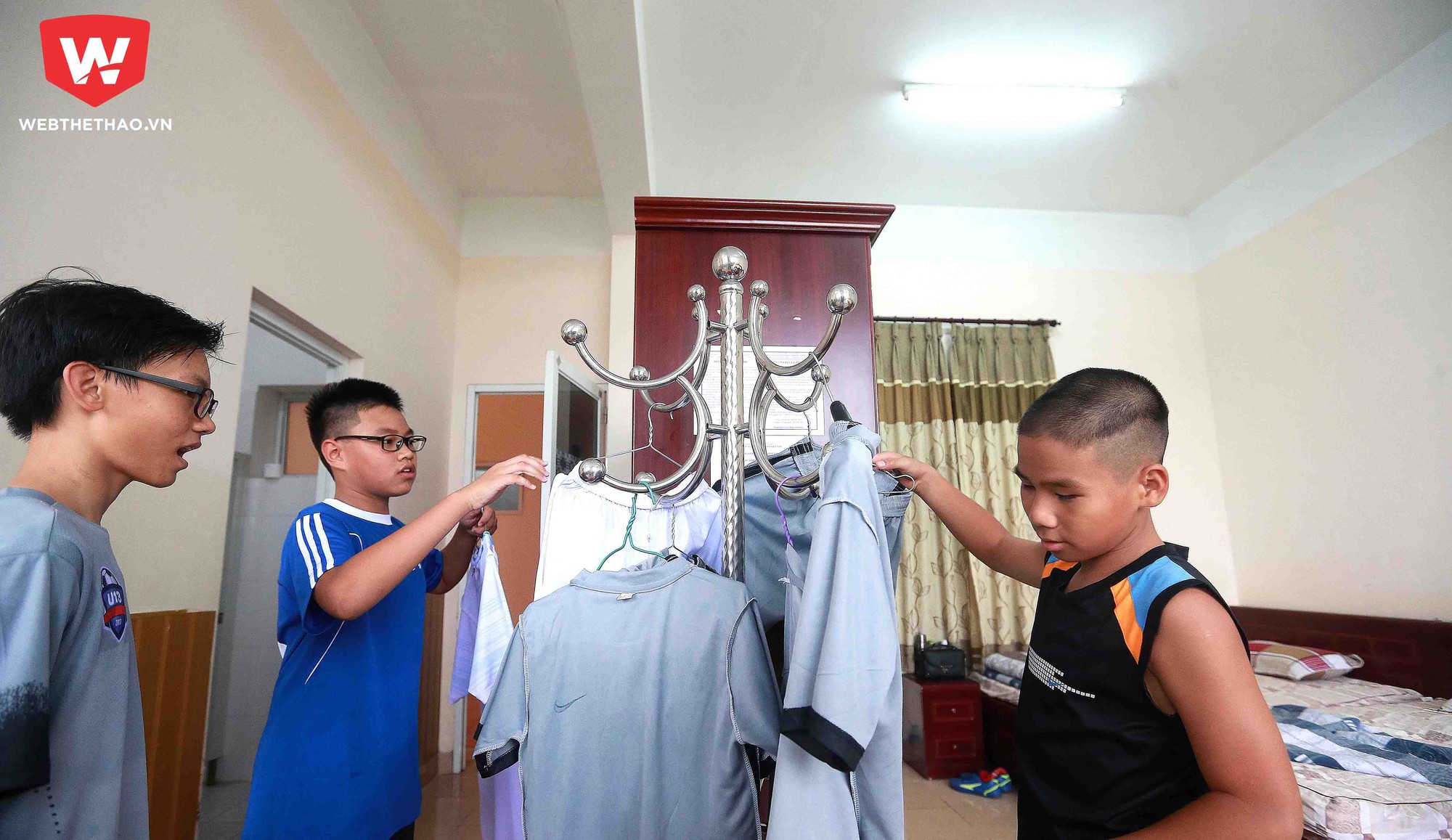 Chùm ảnh: Cận cảnh quá trình sinh hoạt của các cầu thủ U13