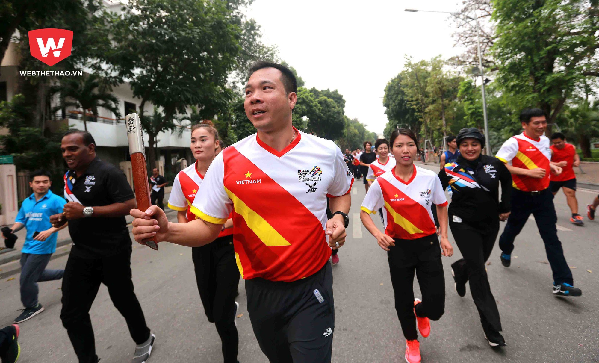 Chùm ảnh: Sôi động ngày chạy tiếp sức hưởng ứng SEA Games 29