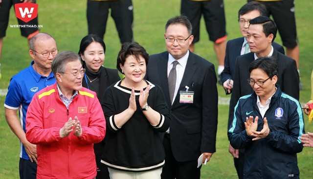 Chùm ảnh: Tổng thống Hàn Quốc Moon Jae In đến thăm U23 Việt Nam