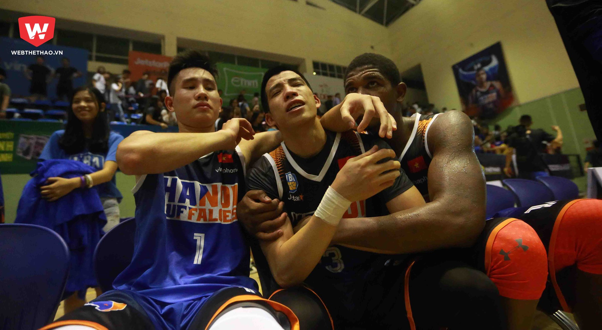 Hoàng “Ca” khóc ngày Hanoi Bufalloes giành vé vào vòng playoff VBA 2017