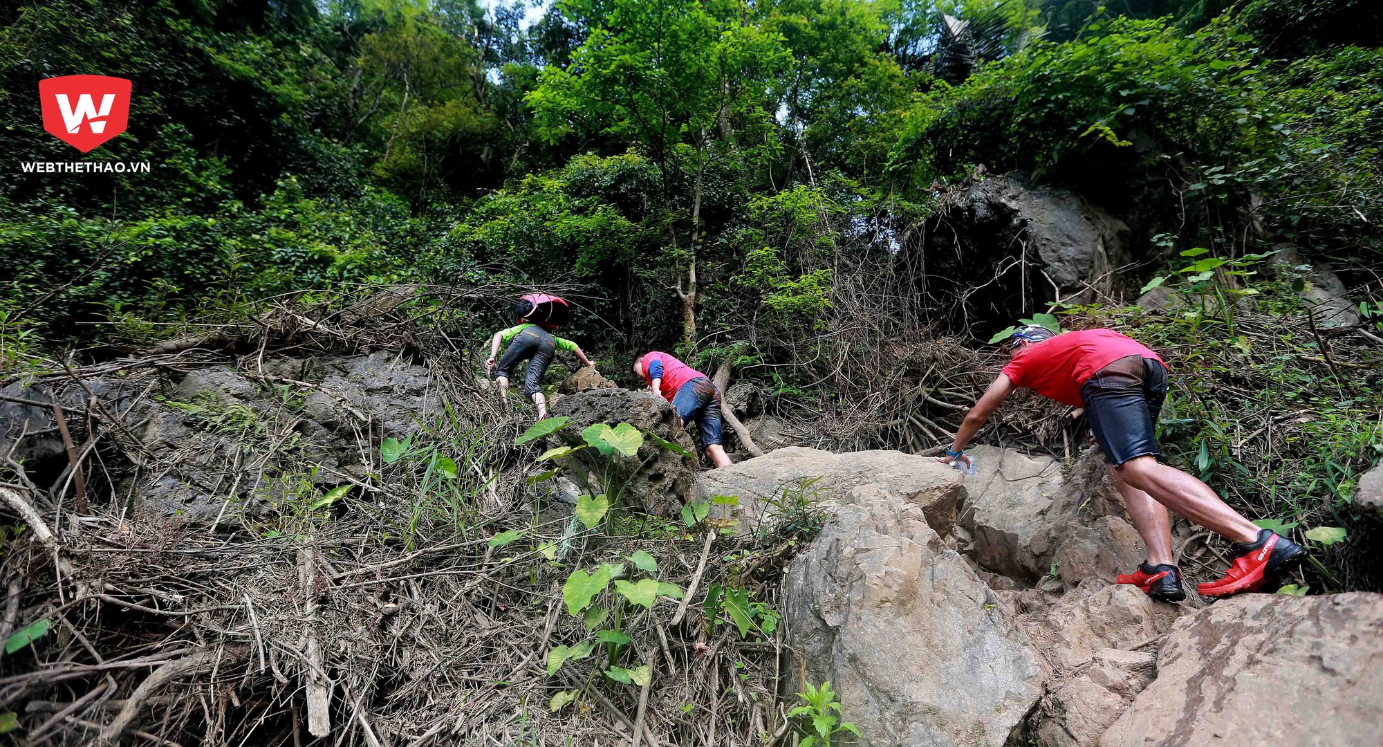 Tú Làn Adventure: Mục kích chặng đua leo núi "hành xác"