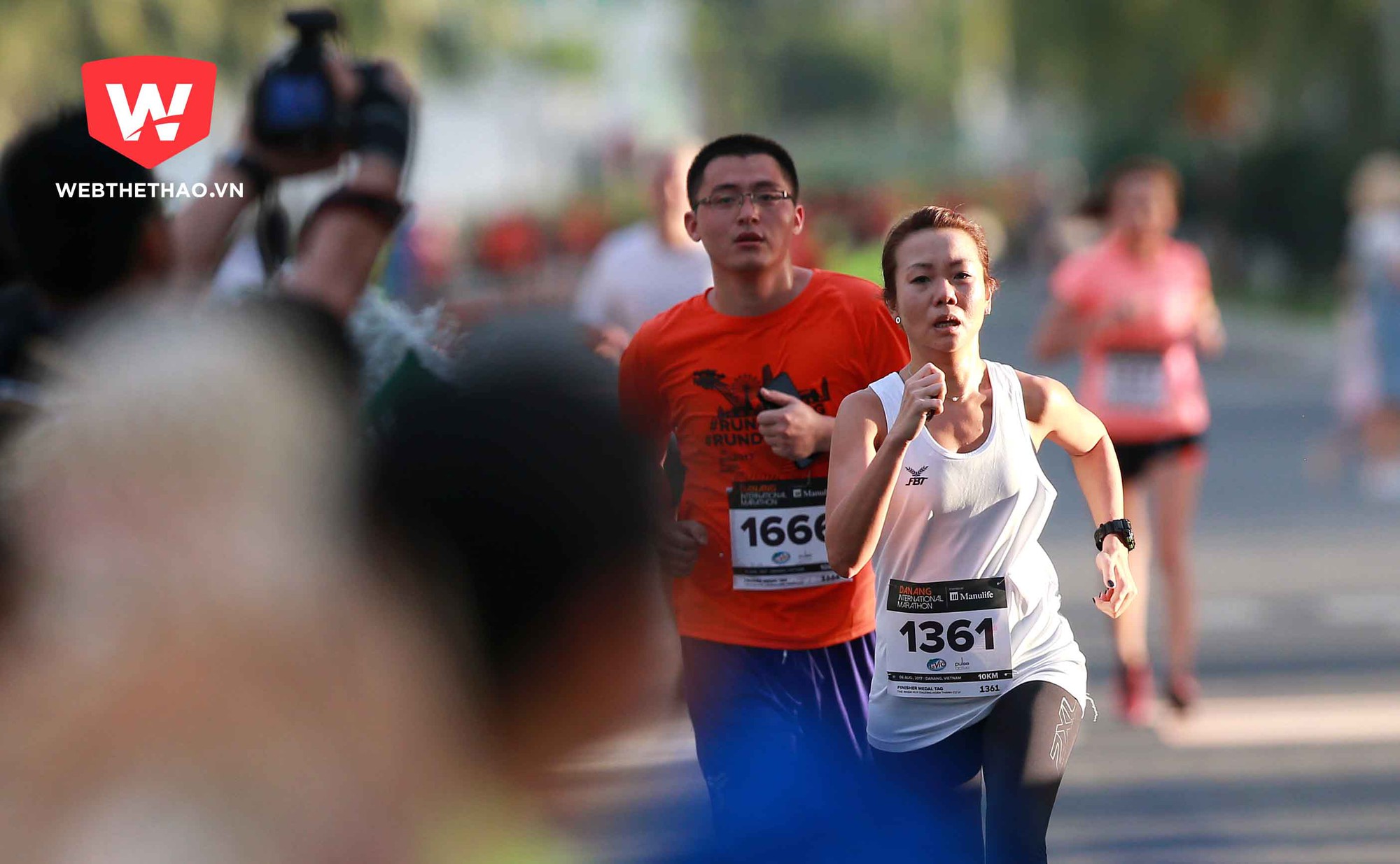 Ngả mũ trước nghị lực của các "bóng hồng" trên đường đua marathon Đà Nẵng