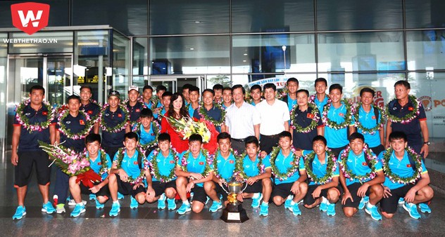 Chùm ảnh: U15 Việt Nam kiêu hãnh ngày trở về
