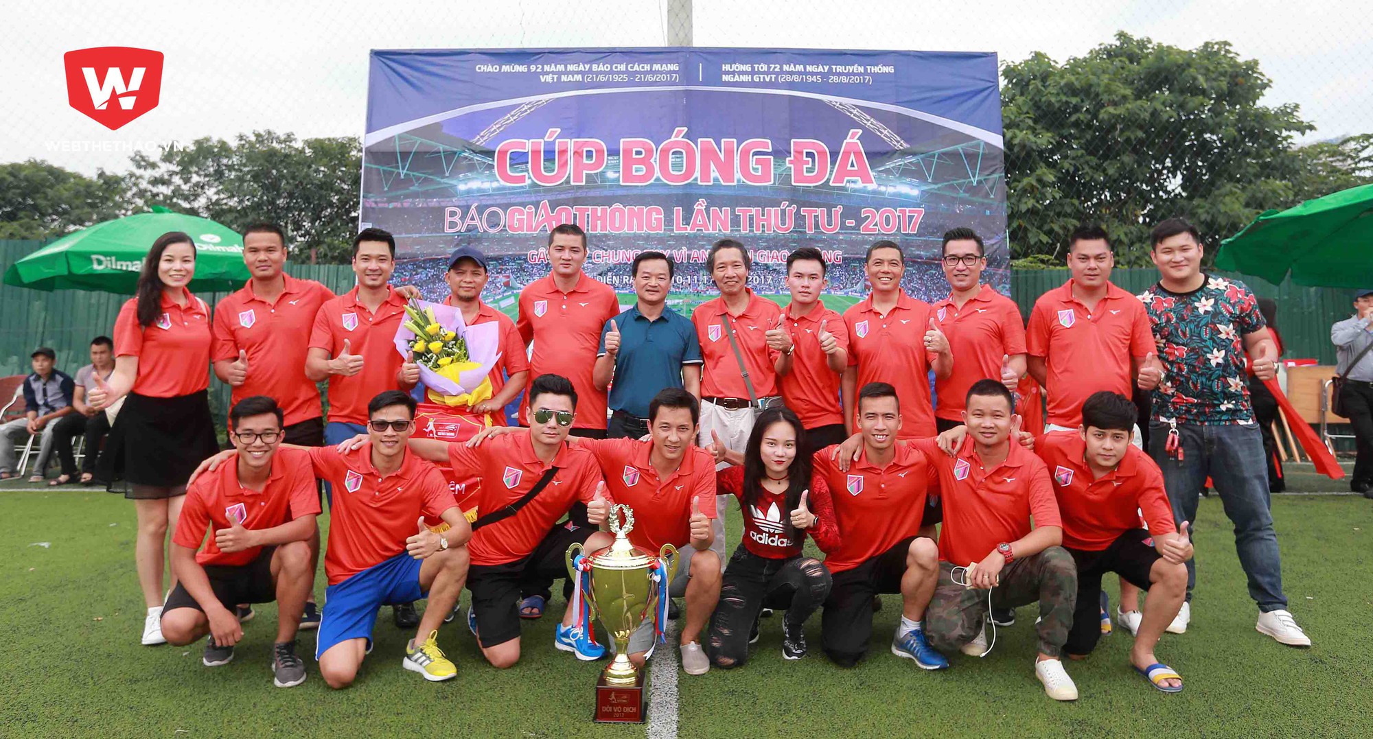V-Stars thu hút mọi ánh mắt tại giải bóng đá Cúp báo Giao thông