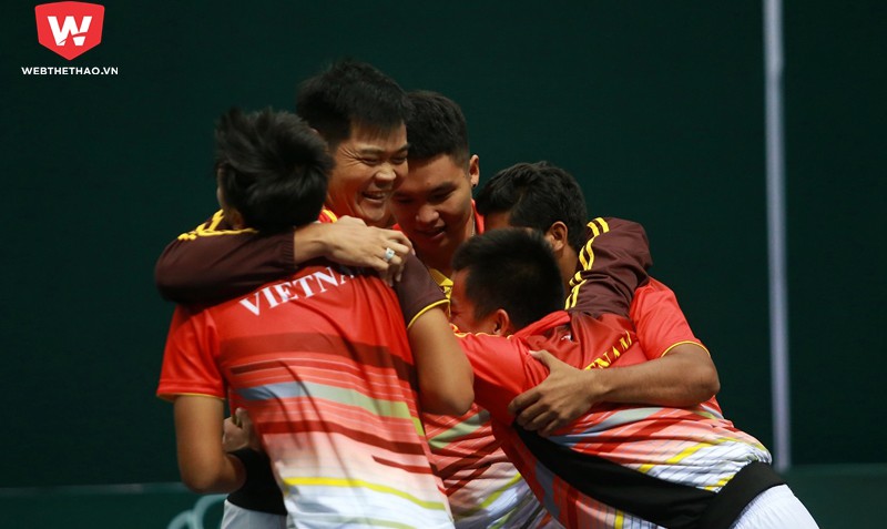 Vỡ òa cảm xúc khi quần vợt Việt Nam lọt vào nhóm II Davis Cup