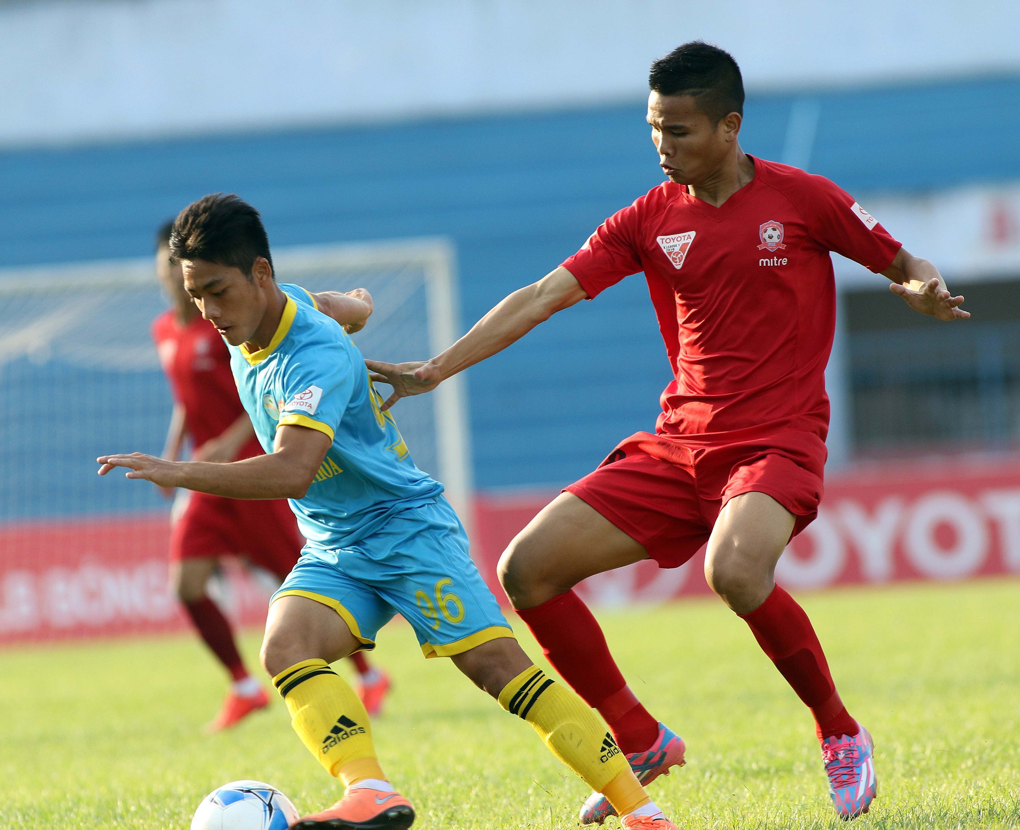 Đội hình tiêu biểu vòng 10 V.League 2016: Nội binh áp đảo