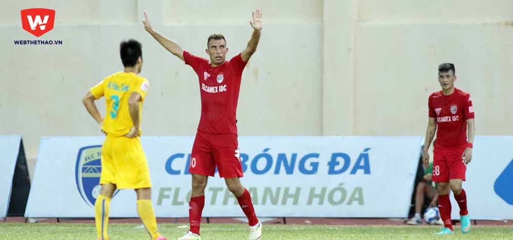 Hòa 2-2 trên sân Thanh Hóa, HLV Thanh Sơn thấy nhớ Moses