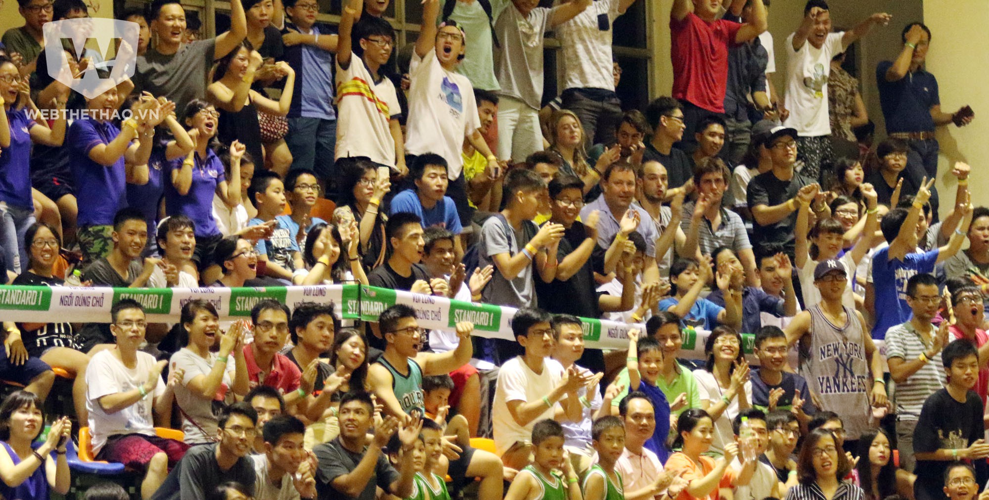 Khán giả "Hà thành" sôi động cùng VBA 2016