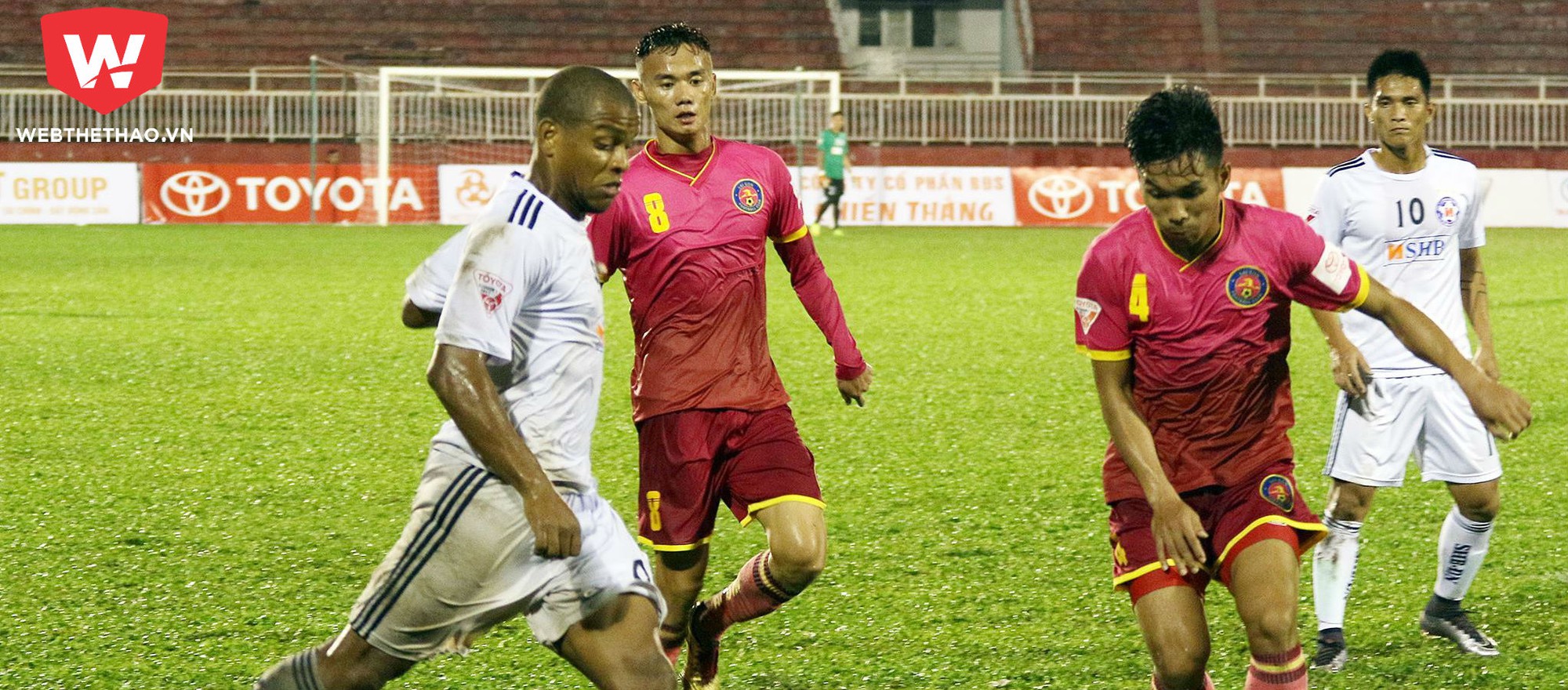 Sài Gòn 2-1 SHB Đà Nẵng: Sài Gòn vươn lên xếp thứ 2 trên BXH