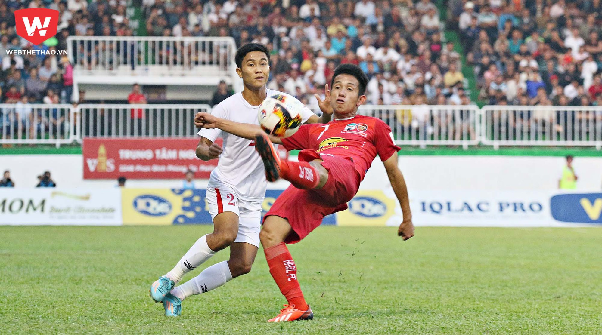 HA.GL 0-1 TP HCM: Đội khách áp sát ngôi đầu
