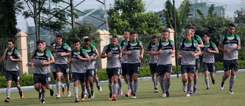 U.19 Australia bị yêu cầu ra khỏi sân tập vì đến sớm