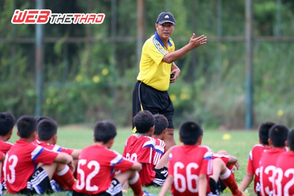 HLV Trần Minh Chiến bị “cùm chân” không cho lên Tuyển?