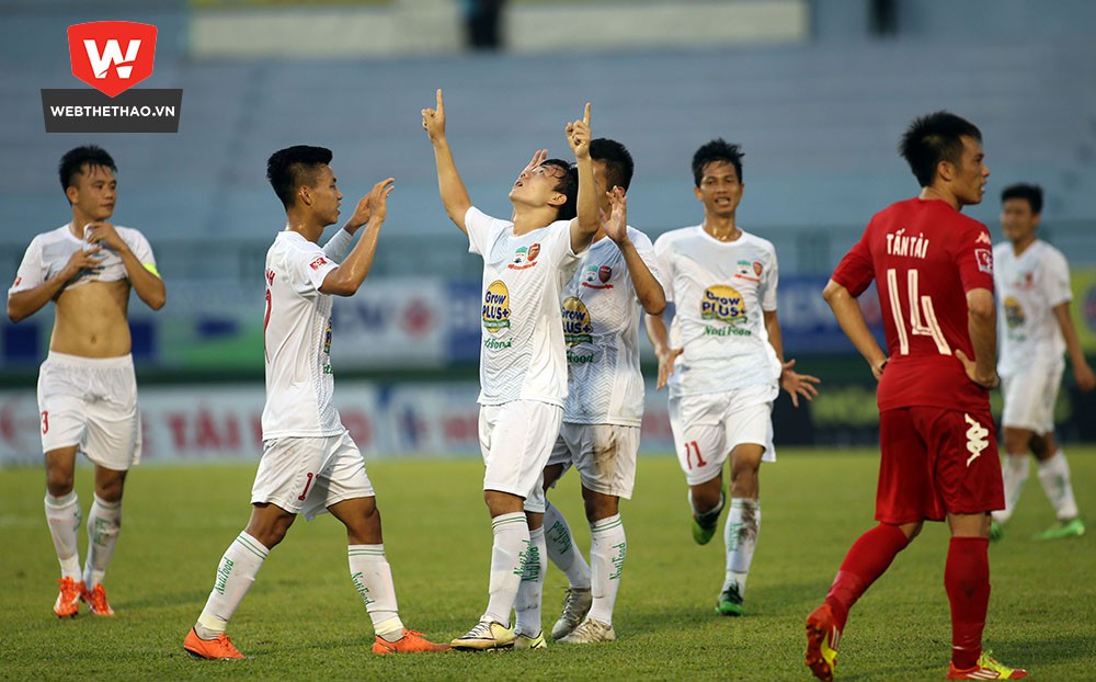 HA.GL quyết t&acirc;m chơi tất tay khi tiếp đ&oacute;n QNK.Quảng Nam tr&ecirc;n s&acirc;n nh&agrave;. Ảnh: Minh Khang.