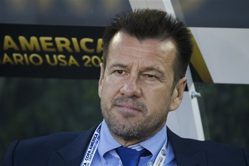 06h30 ngày 9/6, Brazil - Haiti: Dunga cần tự cứu chính mình