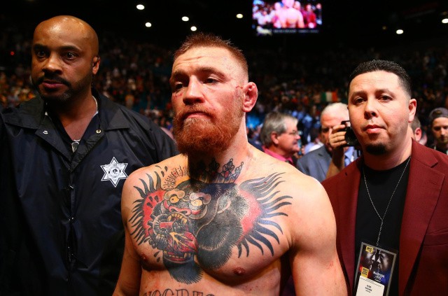UFC lỗ vì sự kiện UFC 196
