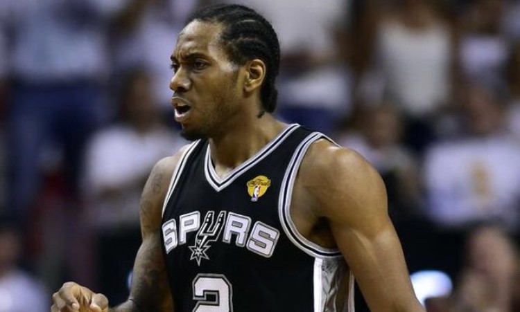 Tin NBA ng&agrave;y 18/1: Leonard rất bực bội v&igrave; chấn thương dai dẳng vẫn đeo b&aacute;m anh.