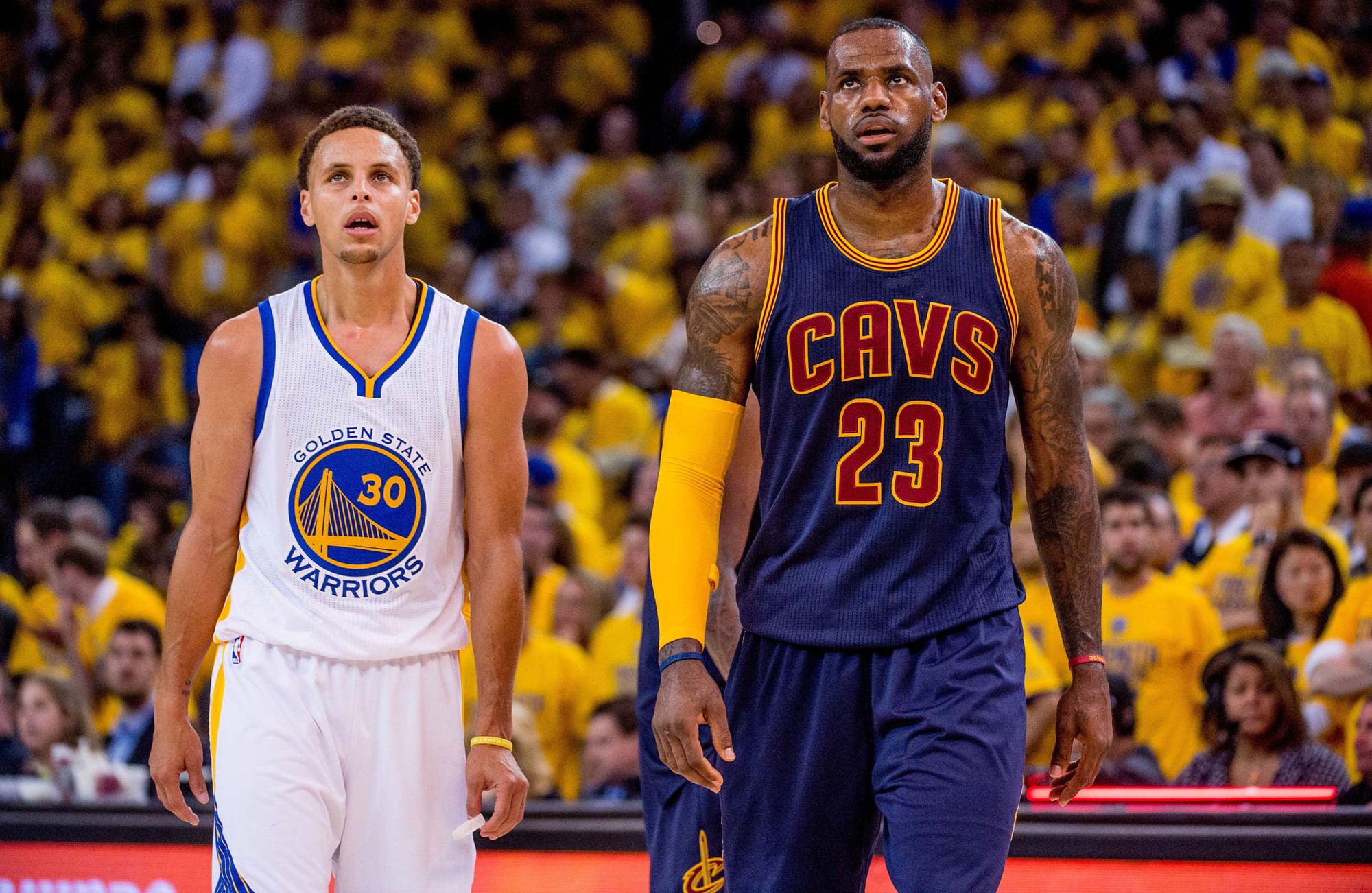 Vẫn là James và Curry trở thành 2 siêu sao nổi tiếng nhất. Tin NBA ngày 18/10: Vẫn là James và Curry trở thành 2 siêu sao nổi tiếng nhất.