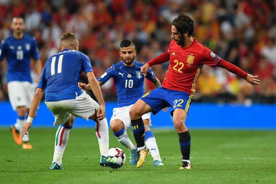 Italia v&agrave; &aacute;c mộng play-off