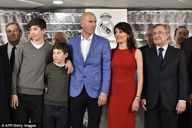 Real Madrid sa thải Benitez