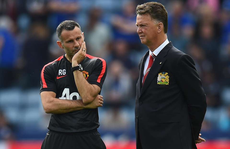 Không phải Van Gaal, Ryan Giggs mới giúp M.U hồi sinh