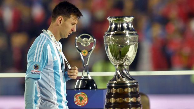 Lionel Messi: “Chúng tôi đá vì mục đích… khỉ gió”