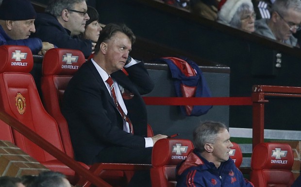 Lo sợ NHM quá khích, M.U tăng cường bảo vệ Van Gaal